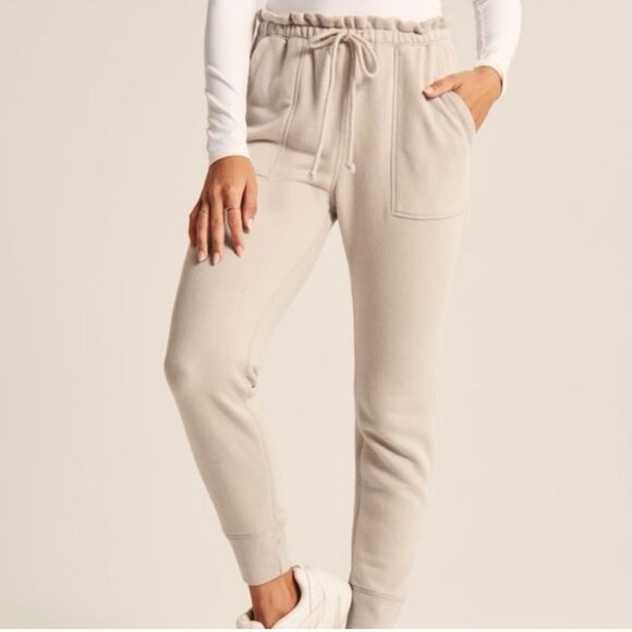 Abercrombie & Fitch Pants - Abercrombie & Fitch Women’s Cloud Jogger Cream Size XL